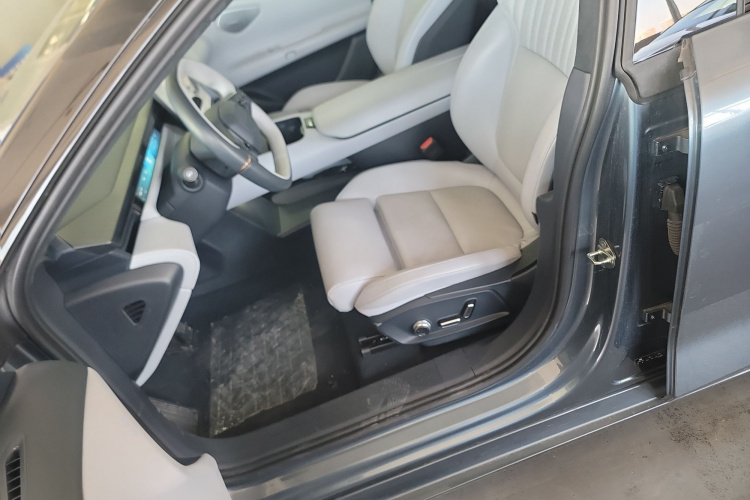 领克Z10 2024款 95kWh 702km四驱智驾Ultra局部细节19