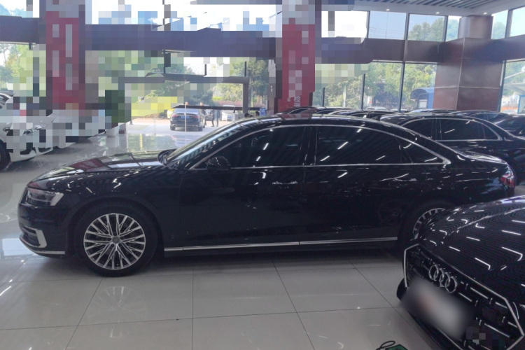 奥迪A8 2018款 A8L 55 TFSI quattro投放版尊享型车身外观4