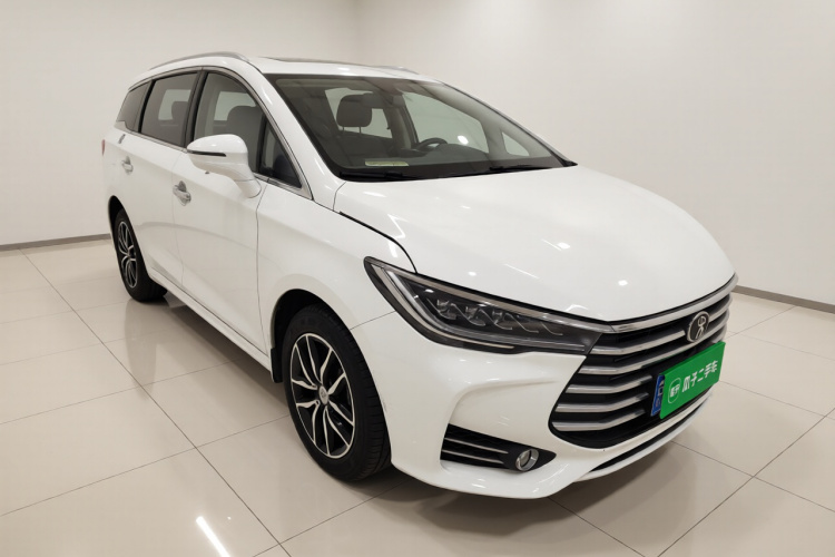 比亚迪 宋MAX 2018款 1.5T 自动智联尊享型 6座车身外观3