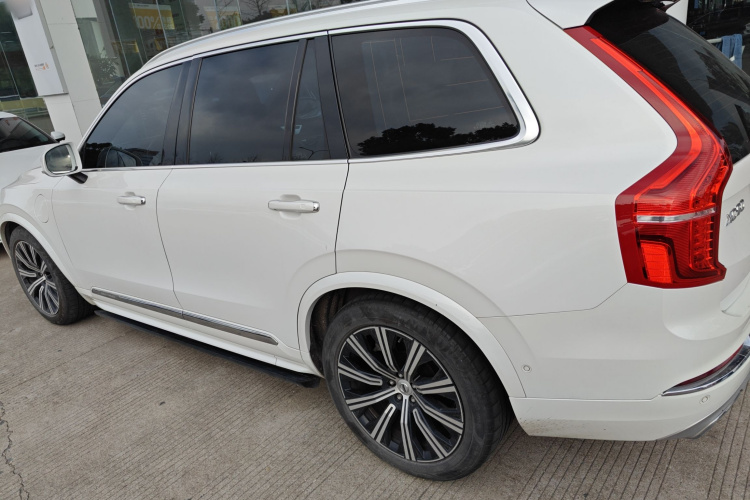 沃尔沃XC90新能源 2021款 E驱混动 T8 智尊豪华版 7座车身外观4