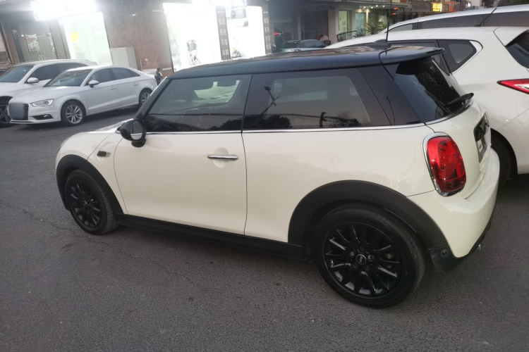 MINI 2018款 1.5T COOPER 经典派车身外观4