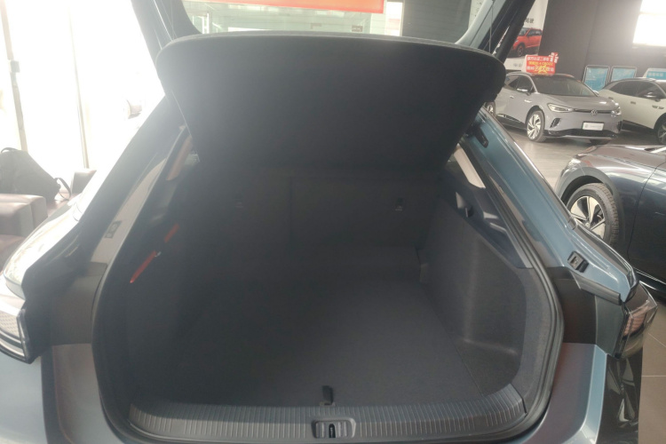 大众ID.7 VIZZION 2024款 AIR机舱底盘23