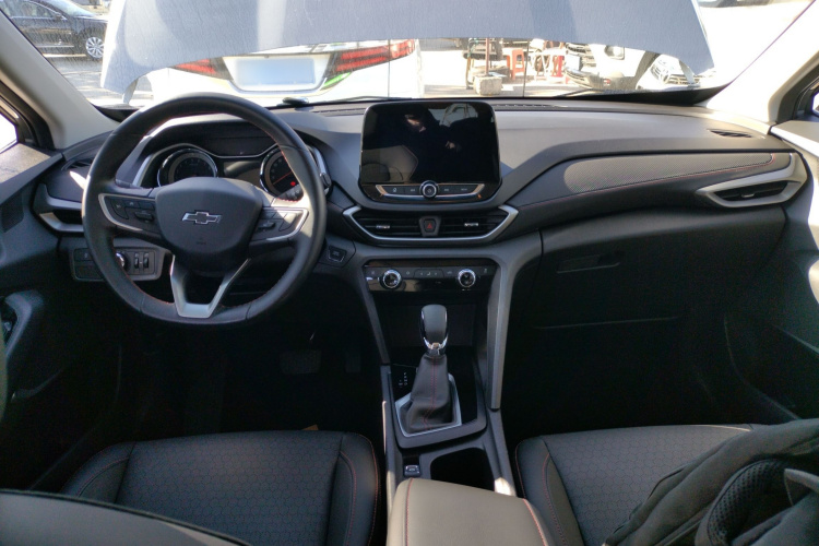 雪佛兰 沃兰多 2020款 轻混 Redline 530T 自动纵享版（5+2款）中控内饰7002