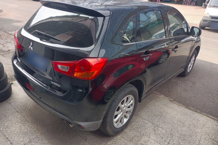 三菱 劲炫ASX 2013款 2.0L CVT两驱豪华版车身外观7