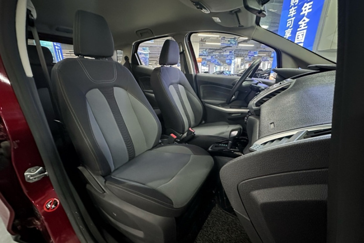 福特 翼搏 2013款 1.5L 自动风尚型中控内饰7009