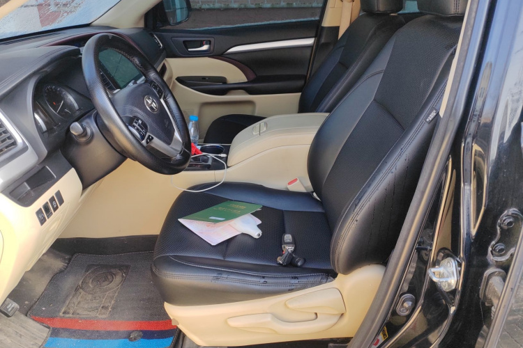 丰田 汉兰达 2017款 2.0T 两驱精英版 5座中控内饰19