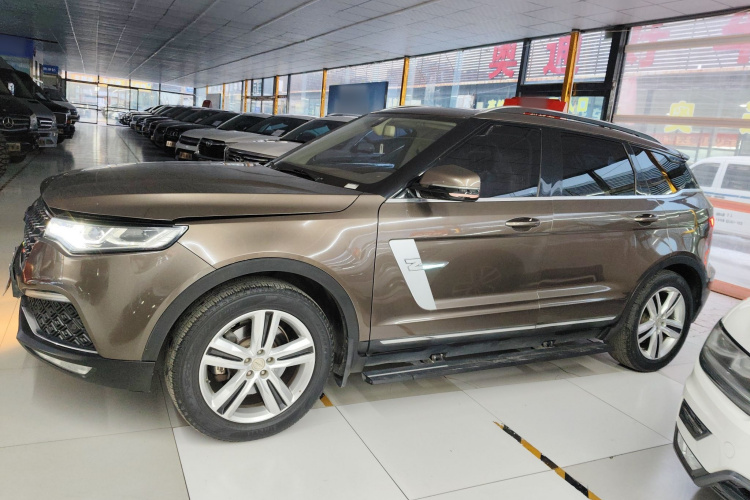 众泰T700 2017款 1.8T 双离合尊贵型车身外观4