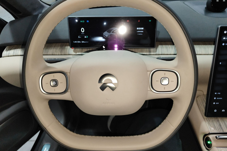 蔚来ET7 2024款 75kWh 行政版中控内饰13