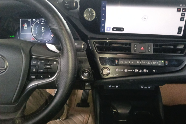 雷克萨斯ES 2022款 260 卓越版中控内饰7002