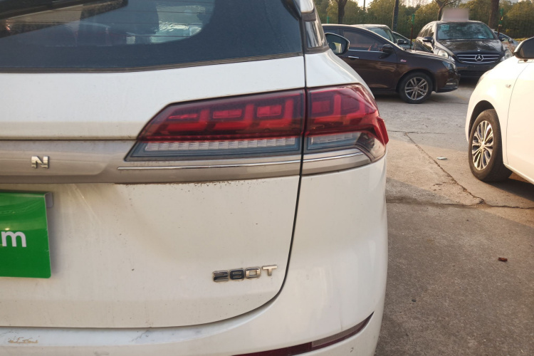 长安欧尚X7 2020款 1.5T 自动豪华型车身外观9