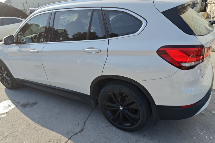 宝马X1 2021款 sDrive20Li 时尚型车身外观4