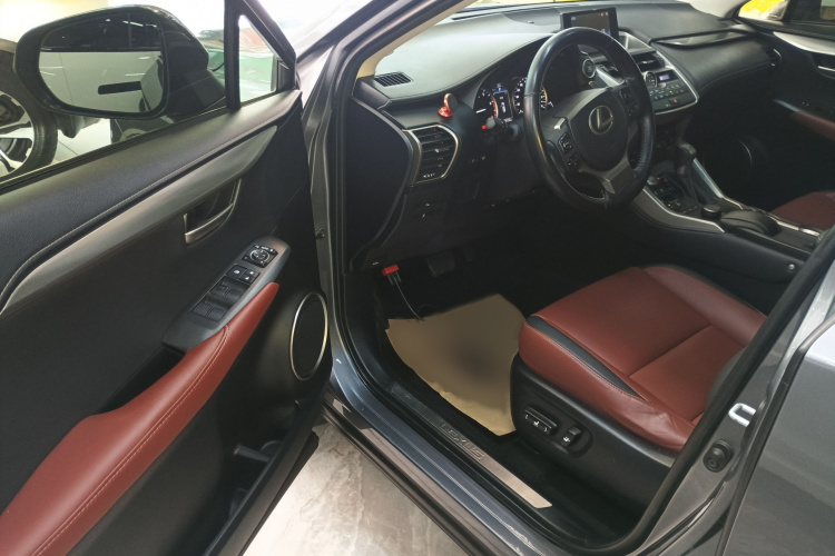 雷克萨斯NX 2015款 200t 全驱 锋尚版中控内饰7003