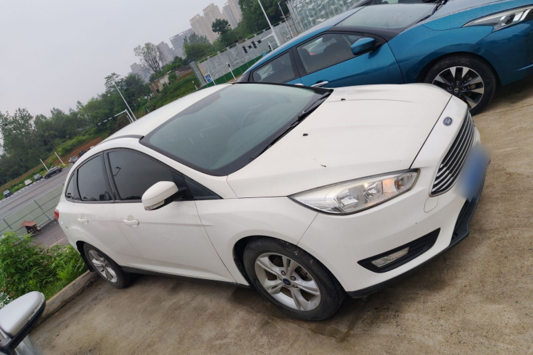 福特 福克斯 2017款 三厢 1.6L 自动舒适型智行版车身外观6002