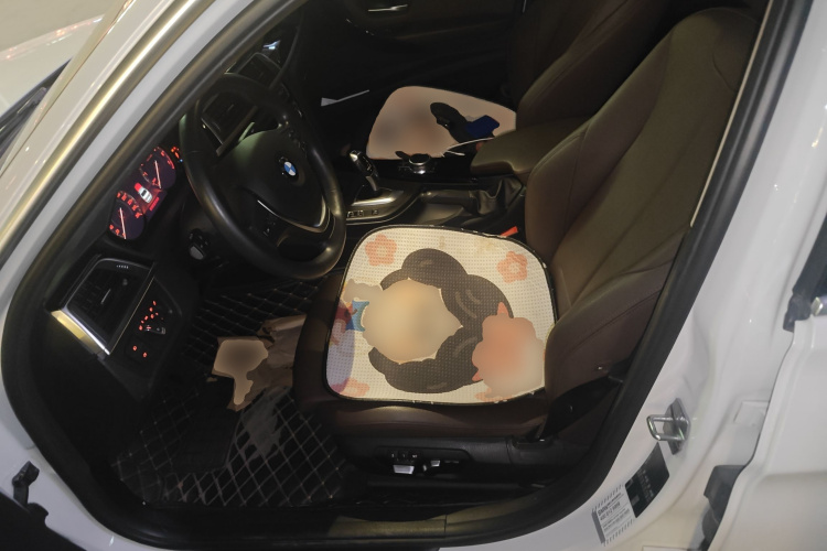 宝马3系 2019款 320Li 时尚型中控内饰19