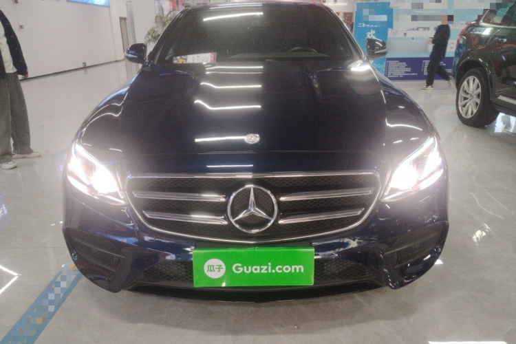 奔驰E级 2017款 E 200 运动型 4MATIC车身外观2