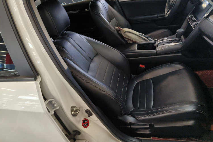 本田 思域 2019款 220TURBO CVT劲动版 国VI局部细节41