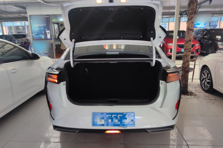 东风风神 奕炫 2024款 1.5L 自动劲速版机舱底盘23