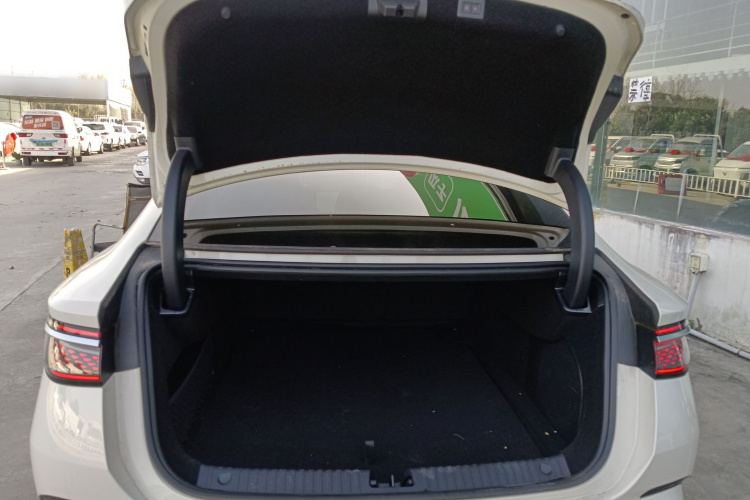 比亚迪 海豹07 DM-i 2025款 智驾版 DM-i 1.5L 125km 尊贵型机舱底盘23