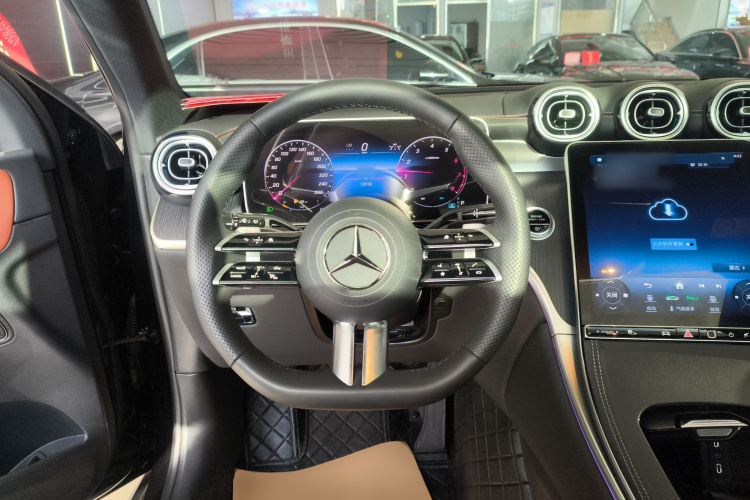奔驰GLC 2024款 GLC 260 L 4MATIC 豪华型 5座中控内饰13