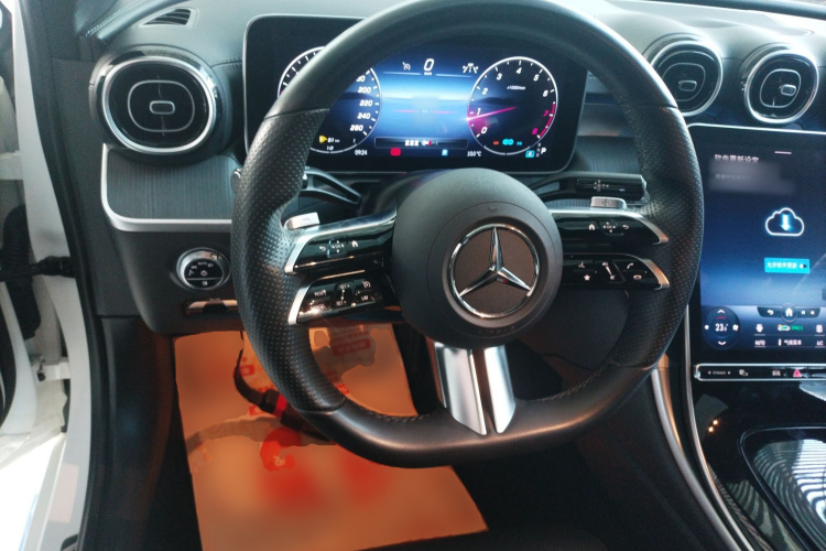 奔驰C级 2022款 C 200 L 运动版中控内饰13