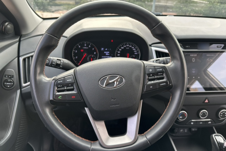 北京现代ix25 2016款 1.6T 双离合两驱智能型GLS局部细节13