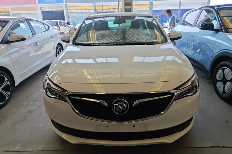 别克 英朗 2021款 改款 典范 1.5L 自动精英型车身外观2