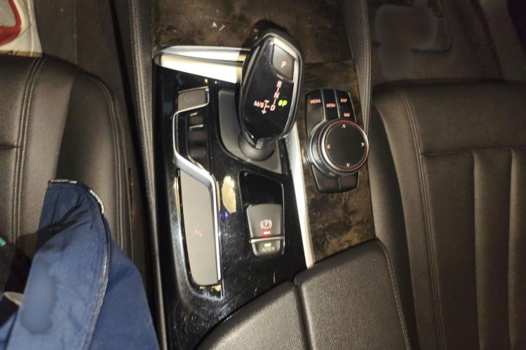 宝马5系 2018款 525Li M运动套装局部细节18