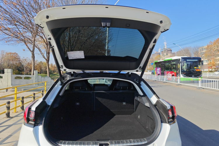 极氪001 2022款 长续航双电机 WE版局部细节23