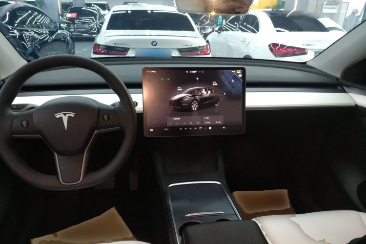 特斯拉 Model Y 2022款 改款 后轮驱动版中控内饰12