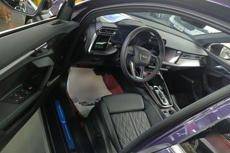 奥迪A3 2025款 Sportback 35TFSI 飞驰尊享型中控内饰7003