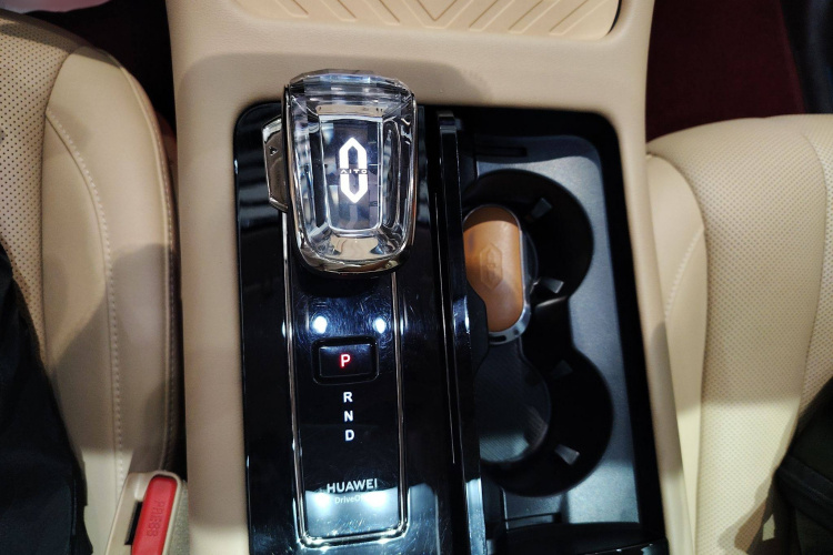 鸿蒙智行 问界M7 2024款 1.5T 智驾四驱Max版 6座局部细节18