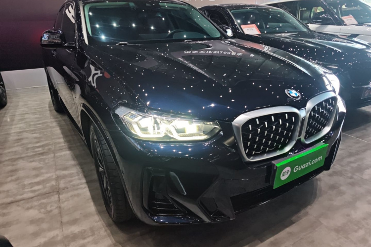 宝马X4 2022款 xDrive 25i M运动套装车身外观3