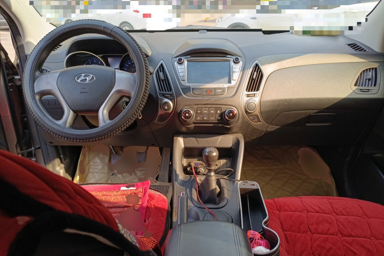 北京现代ix35 2013款 2.0L 手动两驱舒适型GL 国IV中控内饰12