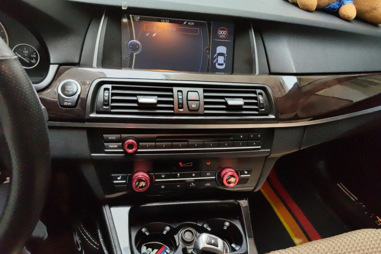 宝马5系 2013款 525Li 领先型局部细节16