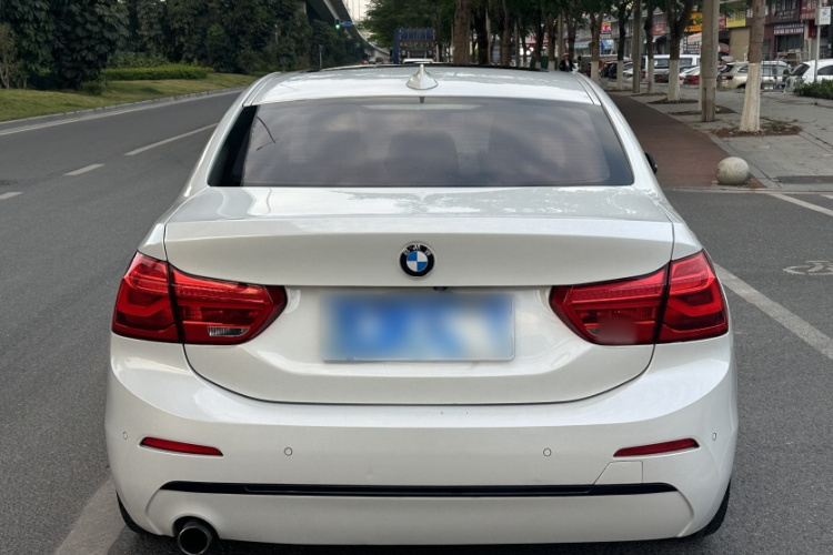 宝马1系 2017款 118i 设计套装型车身外观6010