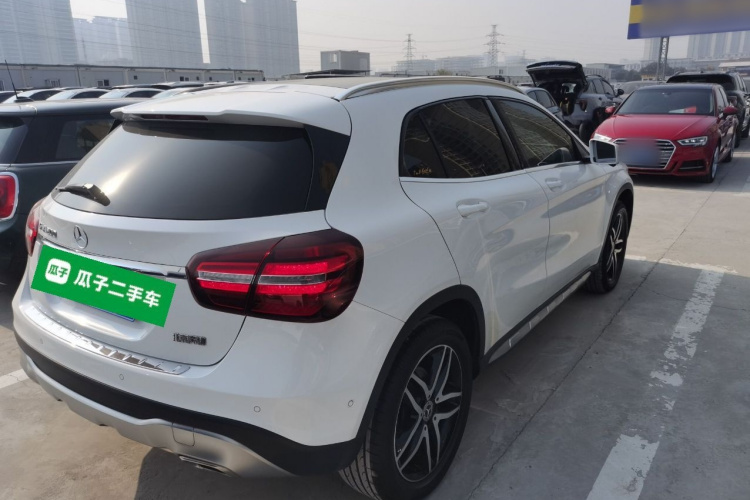 奔驰GLA 2018款 GLA 200 时尚型车身外观7