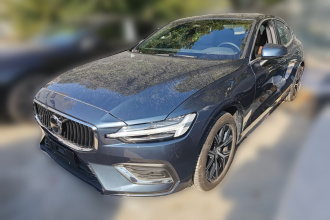 沃尔沃S60 2025款 B4 智逸豪华版