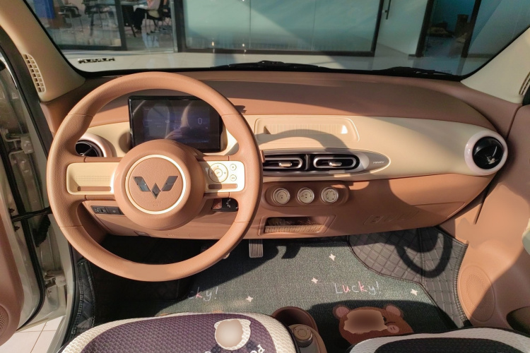 五菱汽车 宏光MINIEV 2025款 四门版 进阶款中控内饰7002