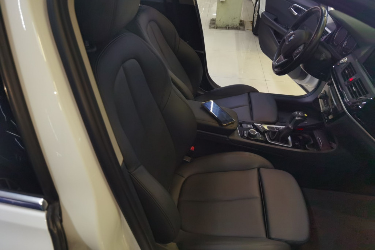 宝马1系 2018款 118i 运动型局部细节41