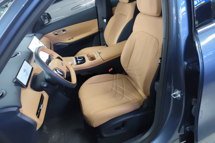 吉利银河 银河星舰7 EM-i 2025款 120km 领航版中控内饰19