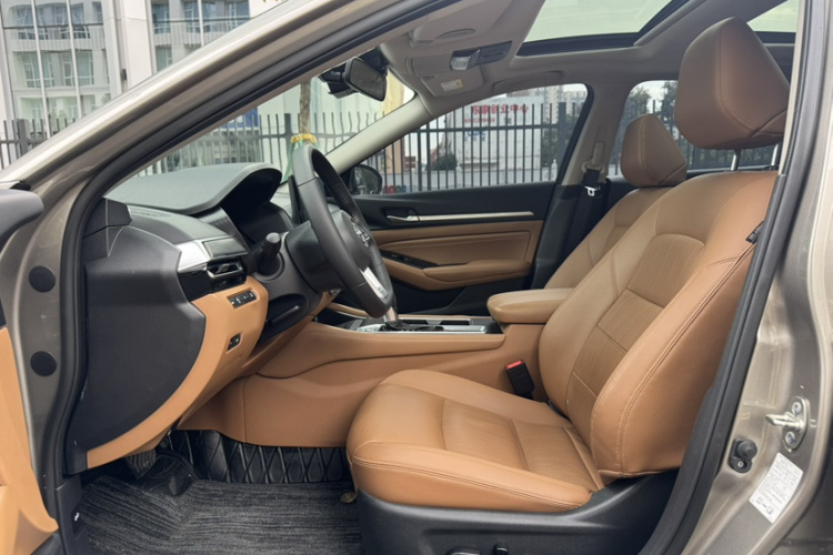 日产 天籁 2022款 2.0L XL-TLS 悦享版中控内饰7004