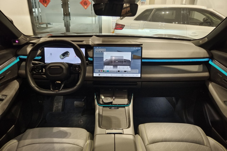 领克08 EM-P 2025款 220km 四驱性能Halo中控内饰7007