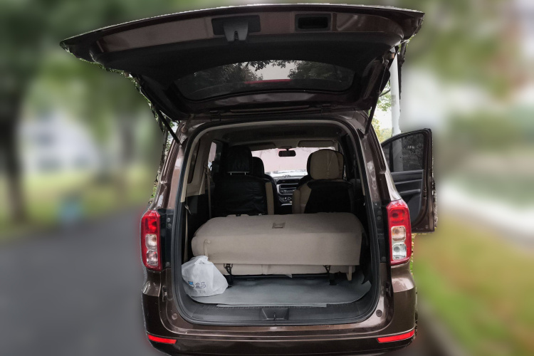 五菱汽车 五菱宏光 2021款 1.5L改款 S标准型 液压助力LAR局部细节23