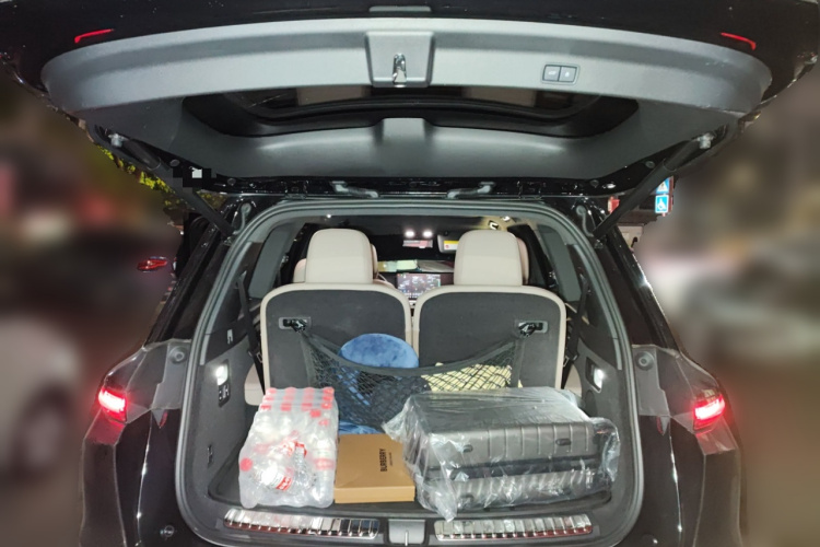 理想汽车 理想L9 2025款 Ultra 智能焕新版中控内饰23