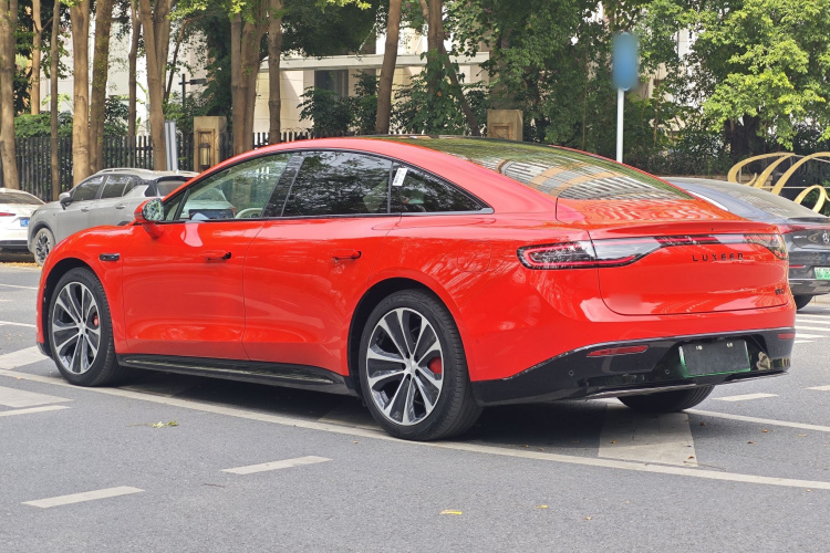 鸿蒙智行 智界S7 2025款 785km Ultra车身外观6006