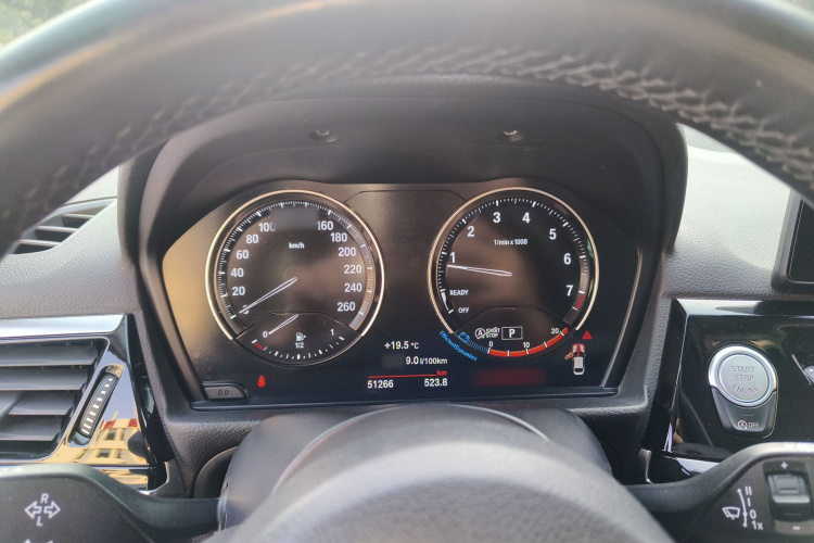 宝马1系 2022款 125i M运动曜夜版局部细节14