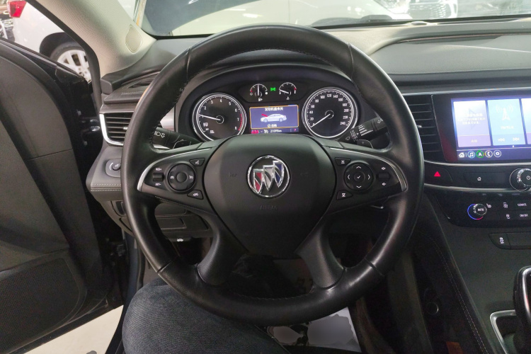 别克 君越 2021款 552T 豪华型中控内饰13