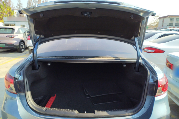 马自达 阿特兹 2014款 2.0L 蓝天豪华版局部细节23