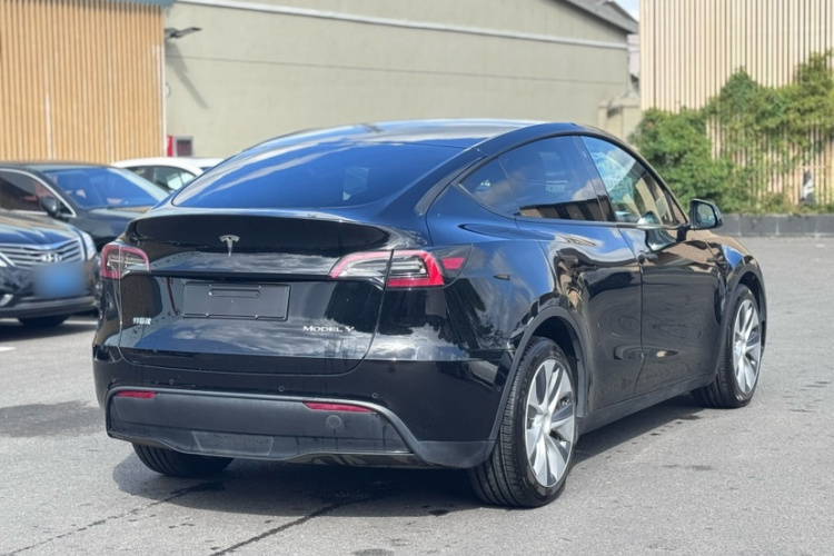 特斯拉 Model Y 2021款 长续航全轮驱动版 3D7车身外观6002