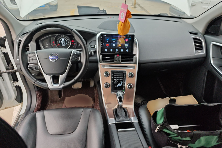 沃尔沃XC60 2017款 T5 智进升级版中控内饰12